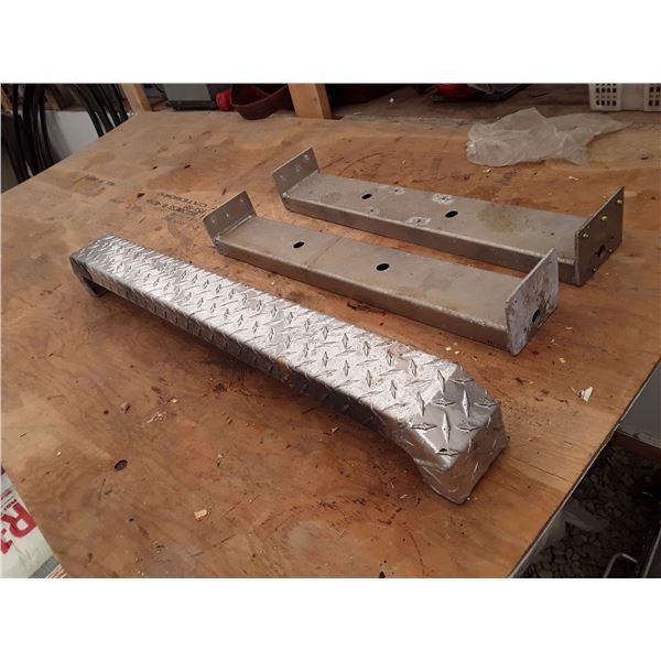 652 --  Small  Checker Plate Bumpers