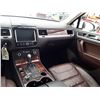 Image 37 : H6H --  2012 VW TOUAREG TDI AWD , White , 140790  KM's