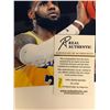 Image 2 : LEBRON JAMES SIGNED 8X10 PHOTOT (REAL AUTHENTIC COA)