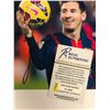 Image 2 : LIONEL MESSI SIGNED 8X10 PHOTO (REAL AUTHENTIC COA)