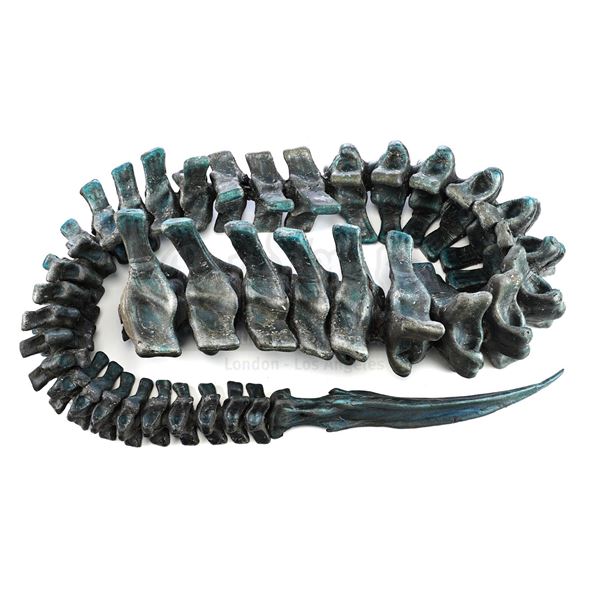 Lot # 469: AVP: ALIEN VS. PREDATOR (2004) - Full-Size Xenomorph Queen Tail