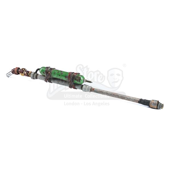 Lot # 1092: STAR TREK V: THE FINAL FRONTIER (1989) - Nimbus Rifle With Green Canister