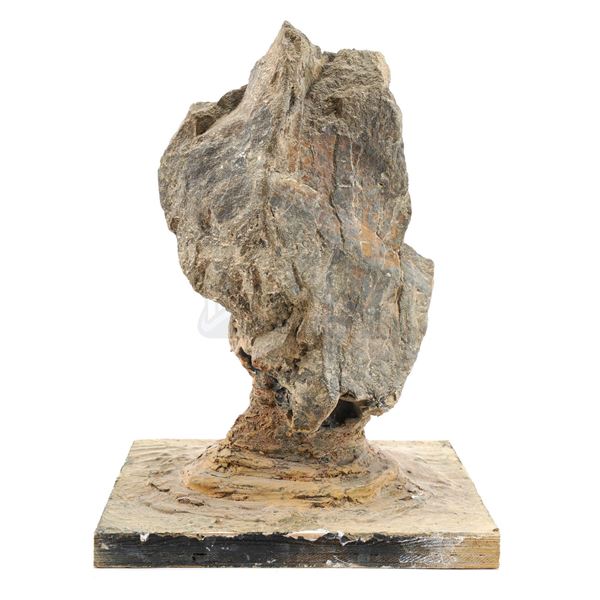 Lot # 1120: STAR WARS - EP I - THE PHANTOM MENACE (1999) - Vertical Podracing Rock Formation Model M