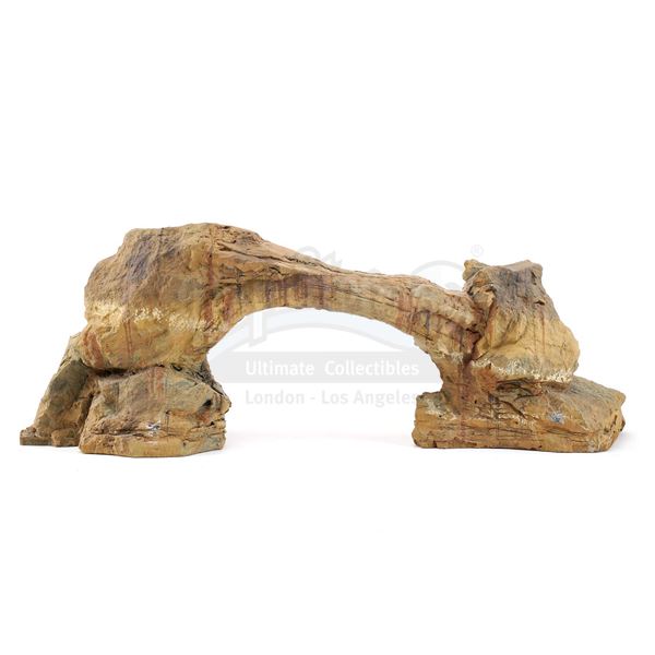 Lot # 1125: STAR WARS - EP I - THE PHANTOM MENACE (1999) - Podracing Rock Arch Model Miniature 14