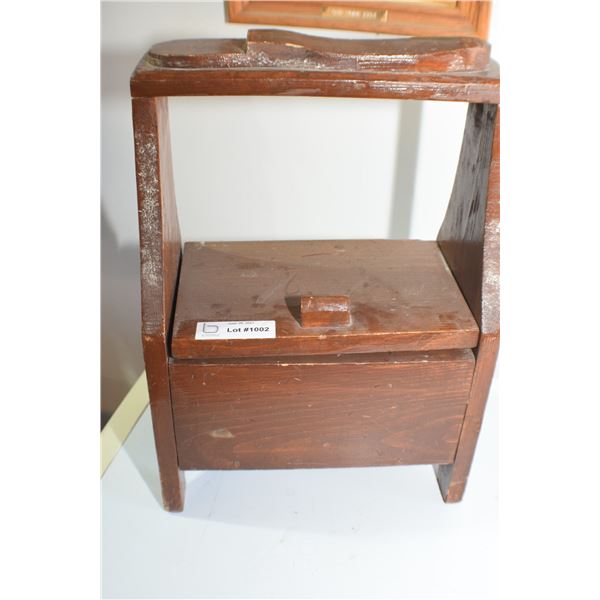VINTAGE SHOE SHINE WOODEN KIT