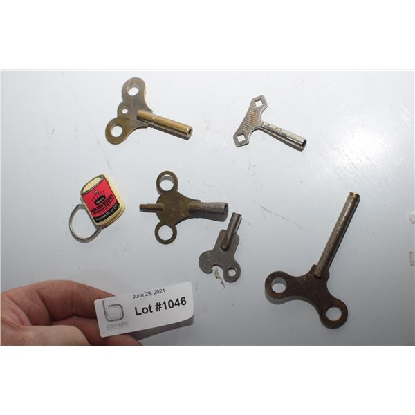 CLOCK KEY ANTIQUE LOT