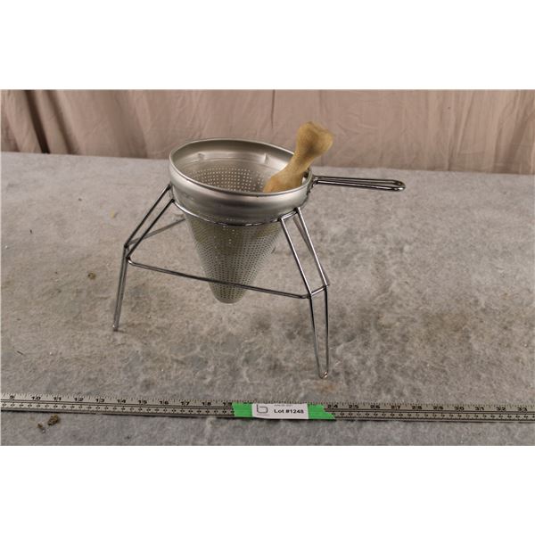 vintage berry press/masher