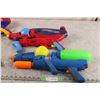 Image 3 : Toy water guns and kids tennis racquet