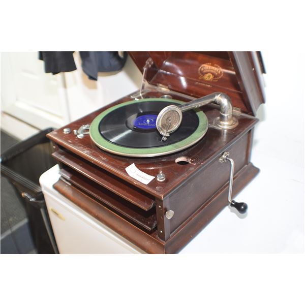 ANTIQUE COLUMBIA GRAFONOLA PHONOGRAPH , AMAZING SOUND AND VOLUME