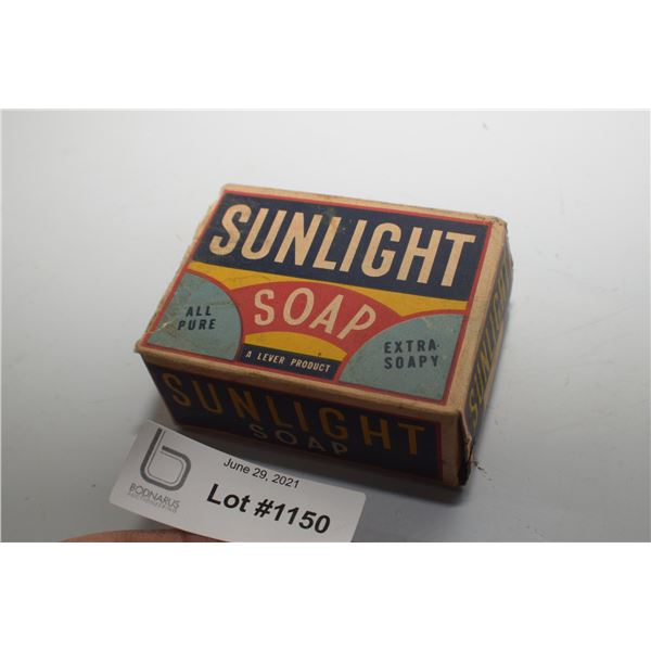 ANTIQUE SUNLIGHT SOAP AND BOX