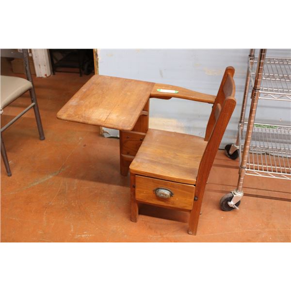 Vintage wooden school deck (small child size)