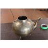 Image 2 : Heavy Brass Kettle (3 Legs)