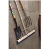 Image 1 : Potato Fork Broom and Spade