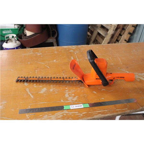 Black and Decker 16" Hedge Trimmer