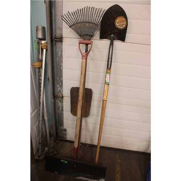 Garden Tools Rake Shovel