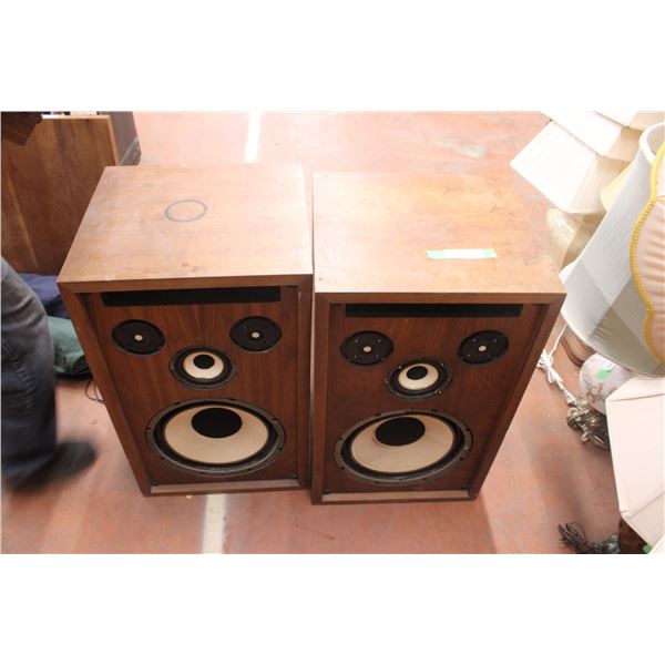 2 Heavy Wooden Speakers
