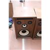 Image 2 : 2 Heavy Wooden Speakers
