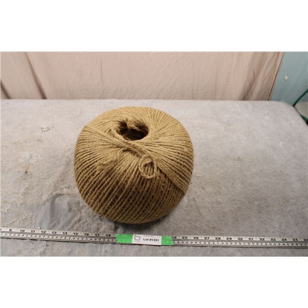 ball of Twine / Rope (jute or sisal)