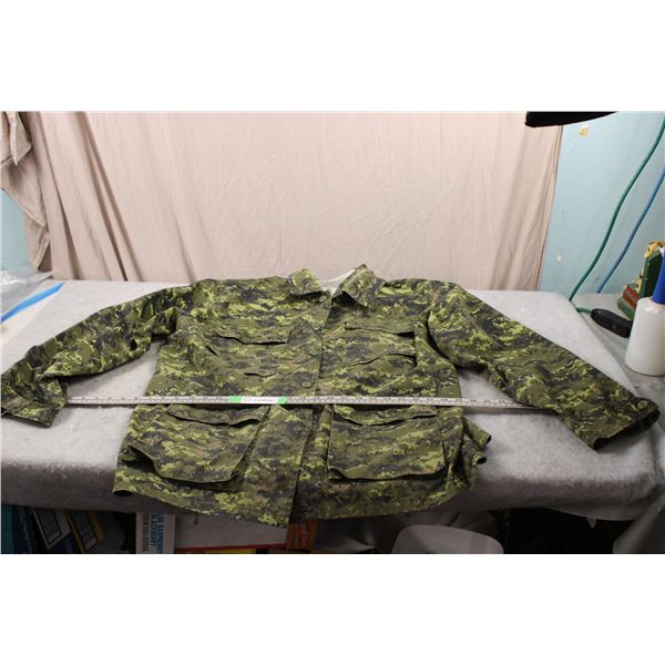 Digital Camo Jacket - adult - size? (possibly XL)