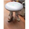 Image 2 : 2 "Foot" Stools and vintage plush mouse
