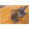 Image 3 : 2 Miniature Anvils