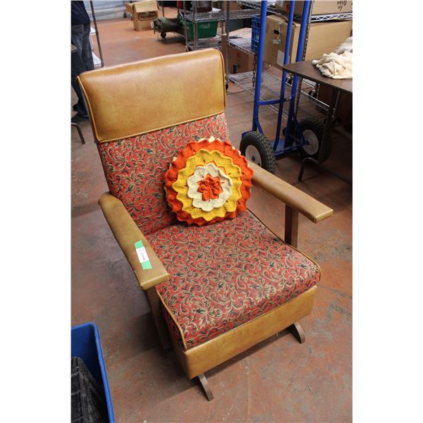 Vintage Recliner Chair With Pillow