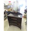 Image 1 : Dresser w Mirror 34" x 32" x 17" - Plus Mirror 28" X 18"