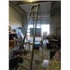 Image 1 : (F) 10" Alum Step Ladder & Ladder Jack