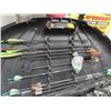 Image 3 : PSE Archery Compound Bow w Case & Arrows