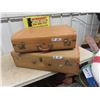 Image 1 : 2 Vintage Suitcases