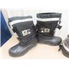 Image 3 : 2 Snowmobile Helmets 1 is XL , 1 is M Plus Size 10 Snowmobile Boots