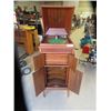 Image 1 : Cabinet Grammophone 48" X 20" x 24"
