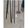Image 2 : 5 Pry Bars, & Fencing Bar & Sledge Hammer