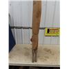 Image 2 : Wood Handled Canvas Stretcher