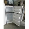 Image 2 : Frigidaire Stainless Steel Refrigerator - Tested W