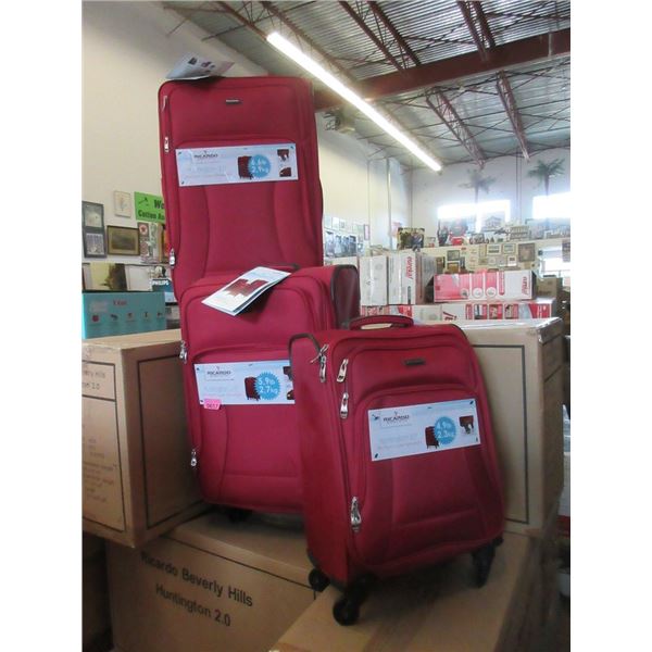 New Ricardo Red 3 Piece Light Weight Luggage Set