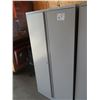 Image 1 : Metal Storage Cabinet