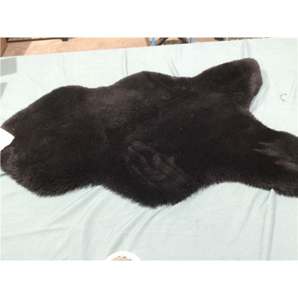 Mon Chateau Faux Fur Rug (24" X 39")