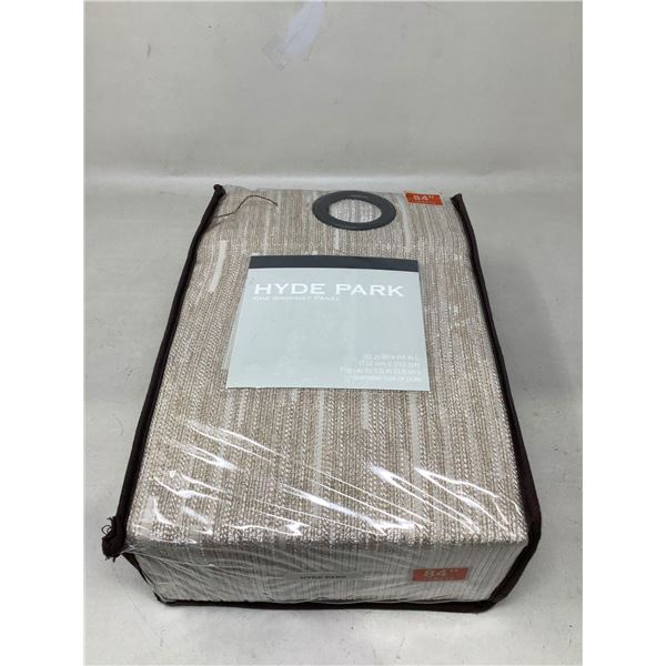 Hyde Park One Grommet Panel (52" X 84")