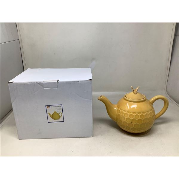 Boston International Honeycomb Teapot