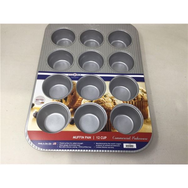 Commercial Bakeware Muffin Pan (12 cup)
