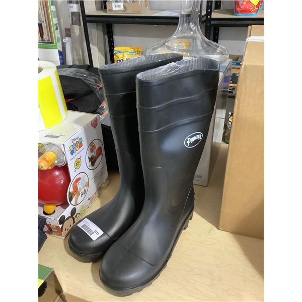 Pioneer Mens Size 9 Boots