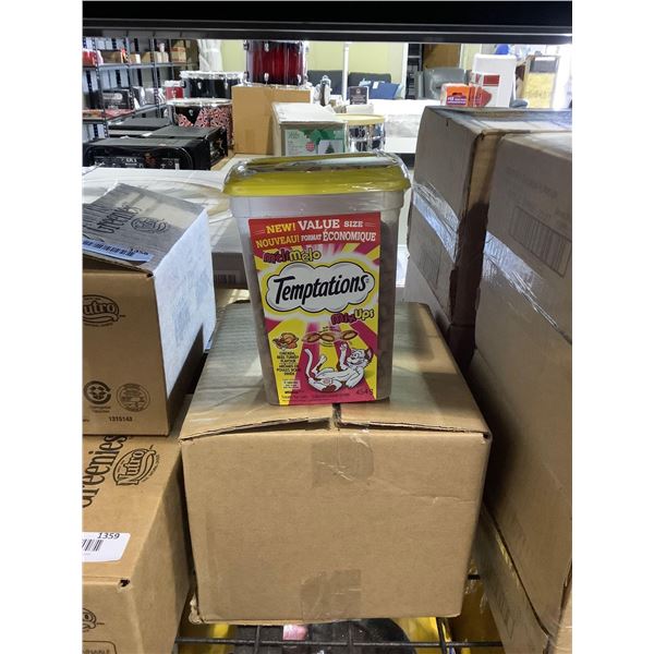 Case of Temptations Chicken, Beef, Turkey Flavor Cat Treats (4 x 454g)
