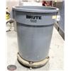 Image 1 : RUBBERMAID BRUTE TRASH CAN 20 GALLON GRAY