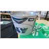 Image 4 : Saskatchewan Roughriders Medium Shirt, Metal Bucket and 2 Dish Towels