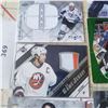 Image 6 : 120+ hockey cards Patrick Roy Starquest, Messier, Selanne + numbered Autograph Gordon jersey cards L