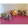 Image 4 : 3 decorated cloth elephants