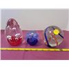 Image 1 : Red & 2 blue glass paperweights