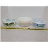 Image 1 : 3 Fire King bowls