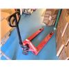 Image 2 : RED RAYMOND QMAX 5000 HEAVY DUTY 5000LBS CAPACITY PALLET JACK